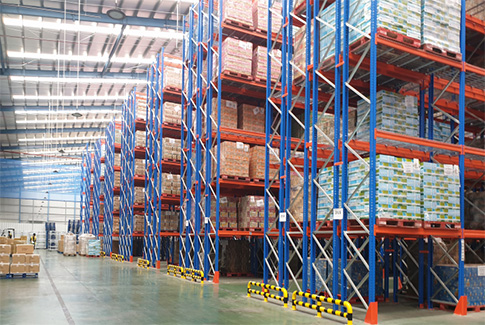 Double deep pallet racking installation doubling warehouse storage capacity in UAE