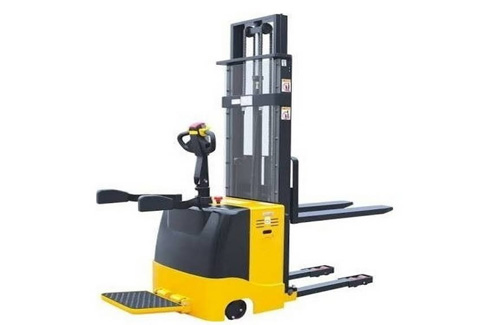 Electric stacker used for vertical pallet lifting in warehouse storage