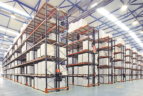 Heavy duty industrial racking system for machinery and equipment storage in UAE warehouse